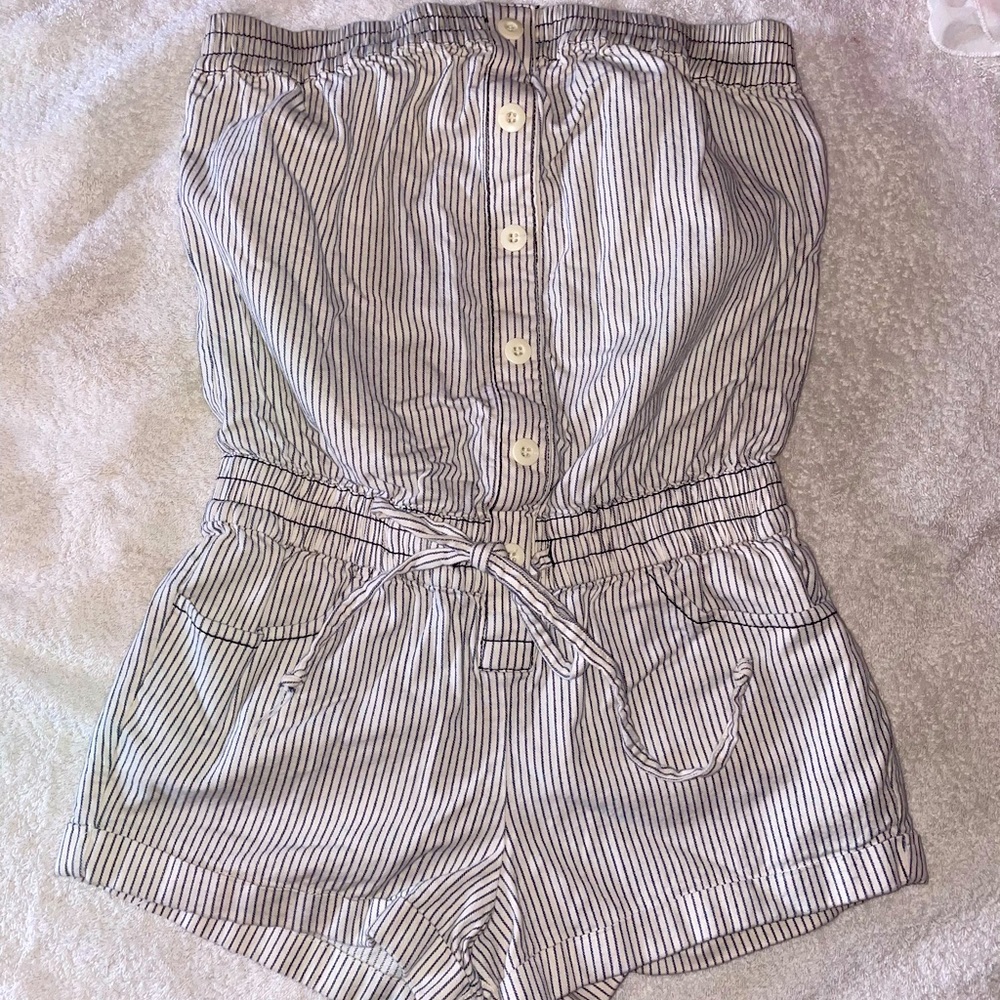 Pinstripe romper with buttons and tie front